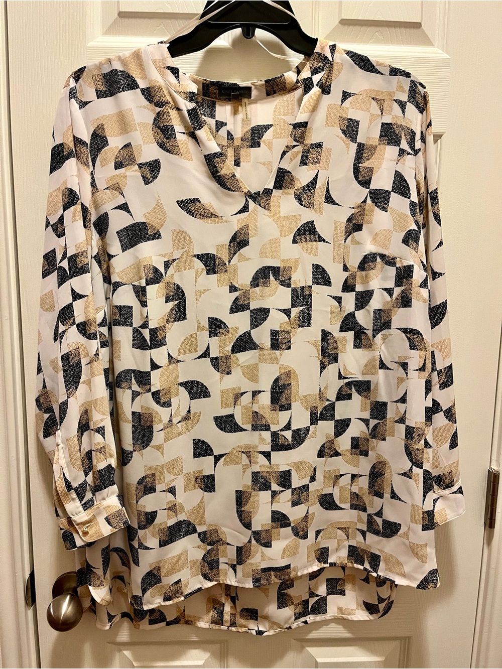 Vince Camuto 2X Abstract Print High Low Blouse Ivory Black Gold